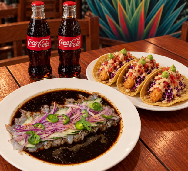 AGUACHILE NEGRO + 3 TACOS DE CAMARÓN CAPEADOS + 2 COCA-COLAS